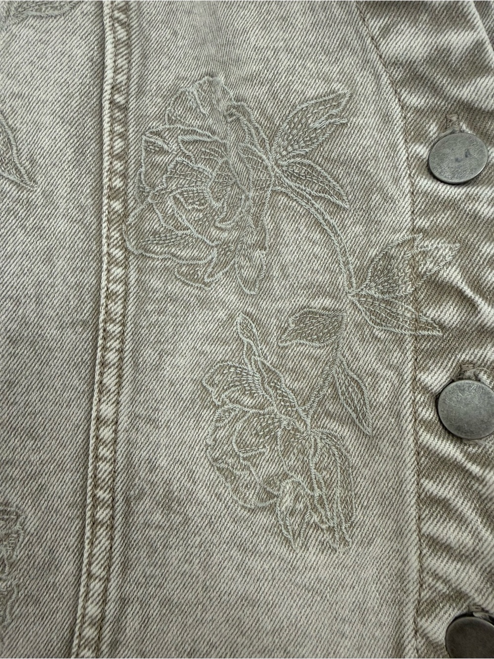 Driftwood NWT grey floral embroidered denim vest Small - Picture 2 of 6